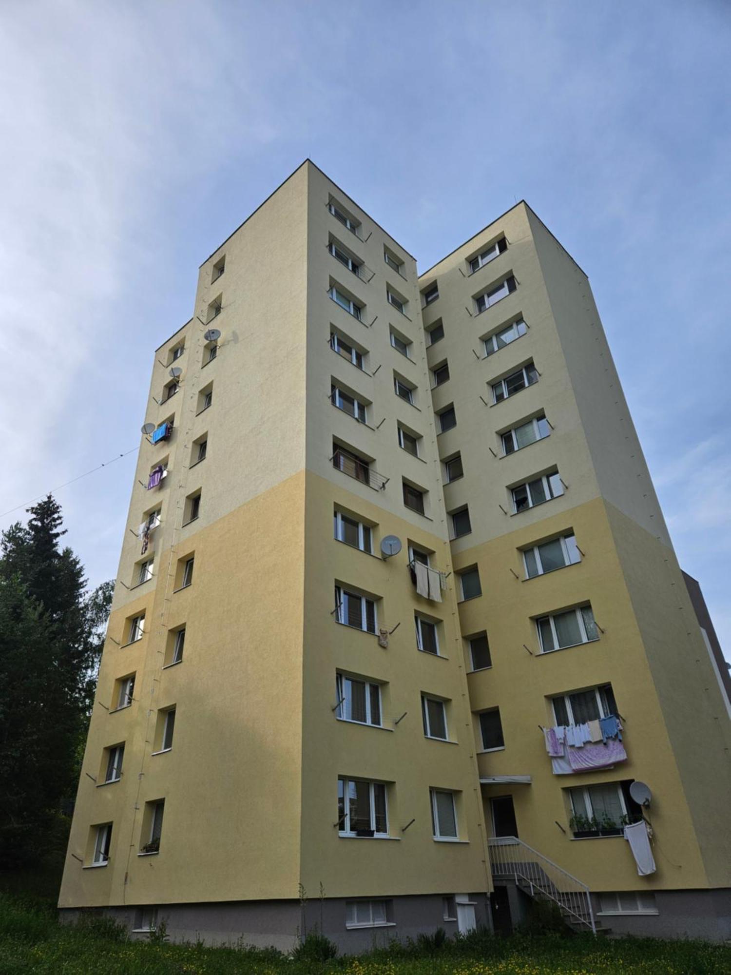 Wolf Apartman Pokojne Ubytovanie V Povazskej Bystrici Ticha Lokalita S Parkovanim Vsade Blizko Vhodne Pre Pracovne Cesty Turistiku Aj Oddych Plne Vybavena Kuchyna Povazska Bystrica Exterior foto